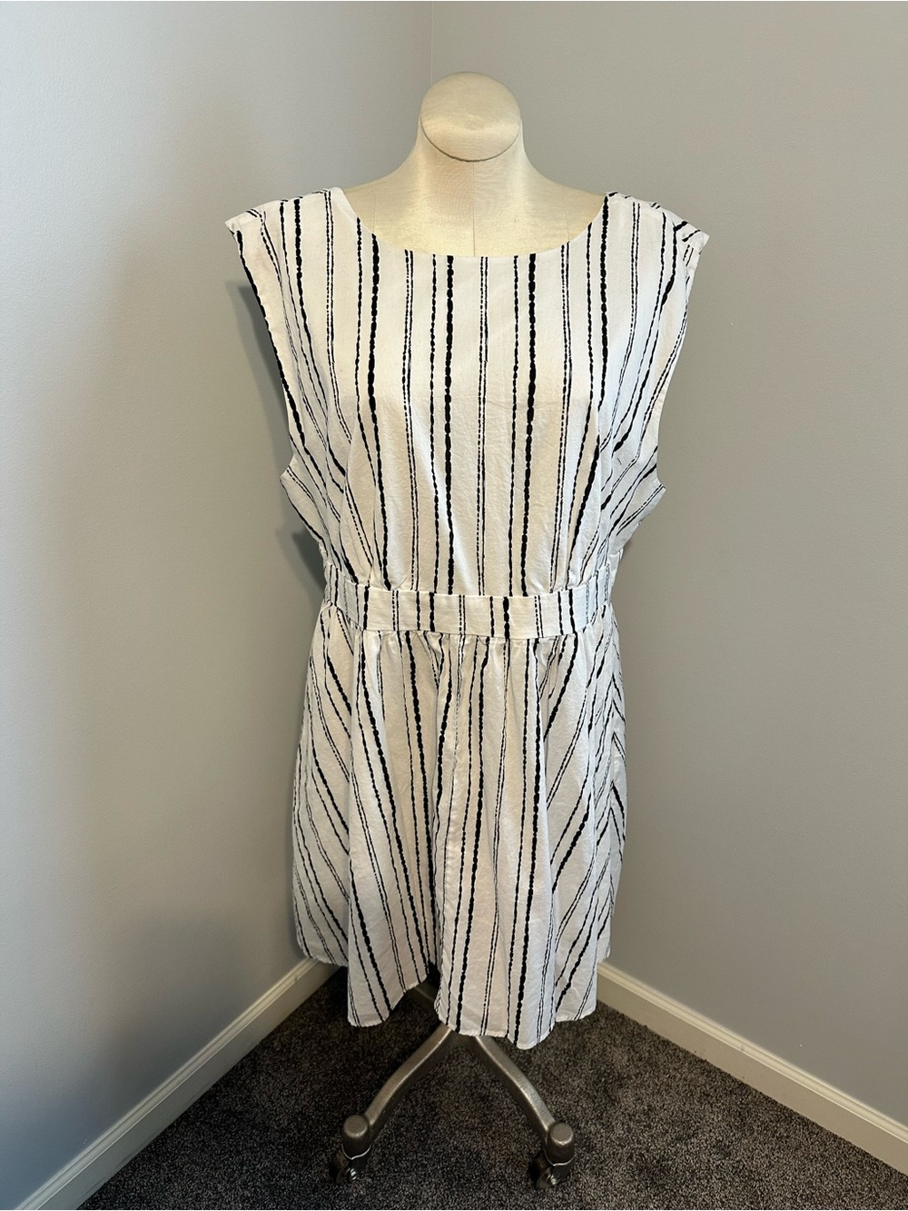 Striped White and Black Sleeveless Belted Dress